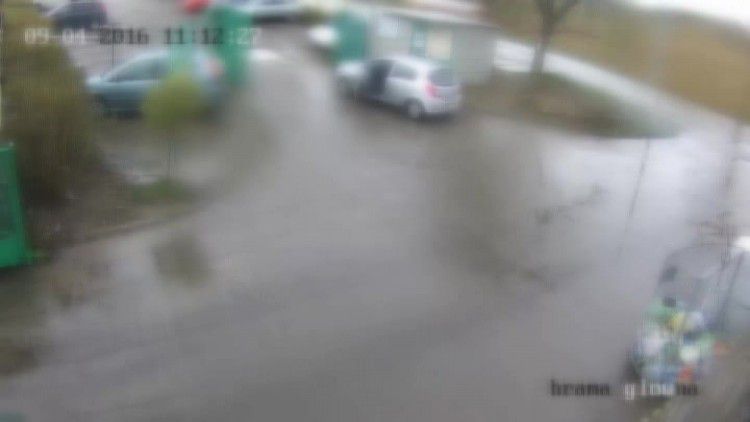 04182016_odpady_dzialki_straz_miejska_2.mp4