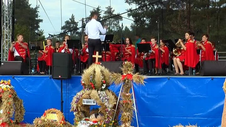 09052016_dozynki_wadlew_koncerty2.mp4