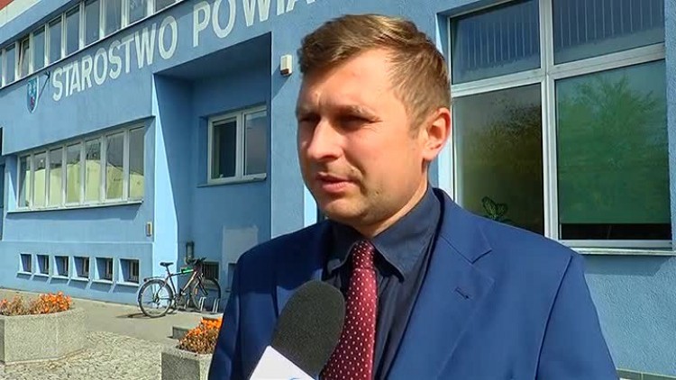 09262016_powiat_drzewko_za_makulature2.mp4