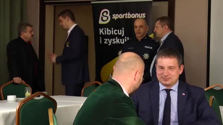 12092016_skra_sportbonus_sniadanie3.mp4