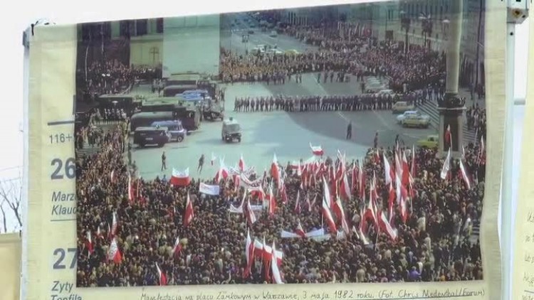 12122016_powiat_stan_wojenny_wystawa2.mp4