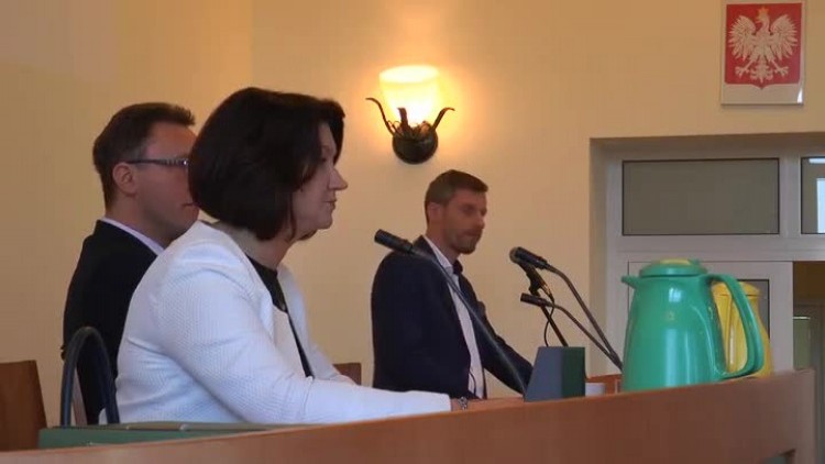 12282016_sesja_powiat_wsparcie_gks2.mp4