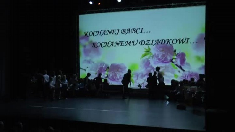 02062017_jabluszko_dzien_babci_dziadka2.mp4