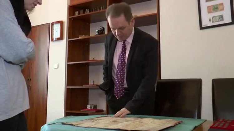 02152017_muzeum_mapa_monety_ozdoby_szlacheckie2.mp4