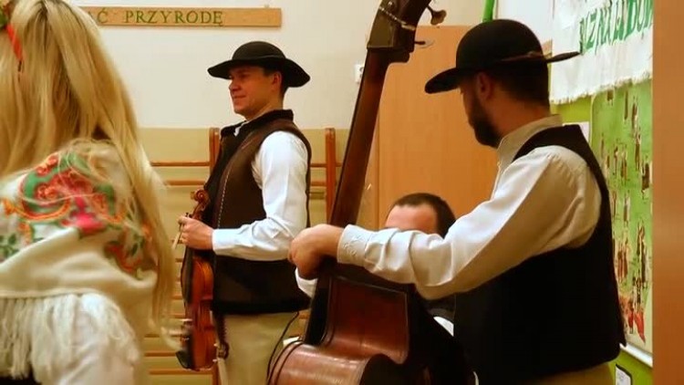 03062017_przedszkole5_ludowo_gorale2.mp4