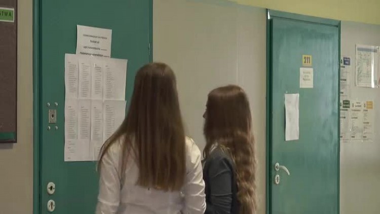 04192017_egzaminy_gimnazjalne2.mp4