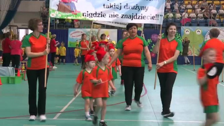 04212017_igrzyska_przedszkolakow2.mp4