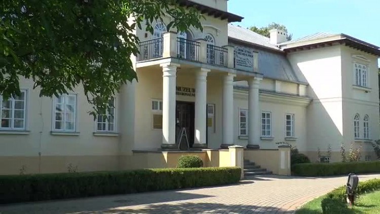 08252017_muzeum_bron_wystawa_bagnety2.mp4