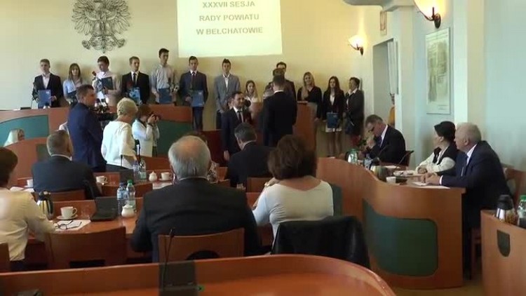 10022017_sesja_powiat_stypendia2.mp4