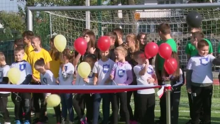 10022017_gmina_kompleks_sportowy_domiechowice_otwarcie2.mp4