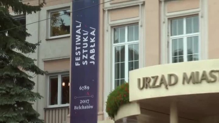10042017_miasto_festiwal_sztuki_jablka_jednostki_miejskie_zapka2.mp4