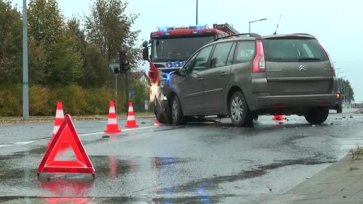 10062017_policja_wypadek_staszica_czyzewskiego_jysk2.mp4