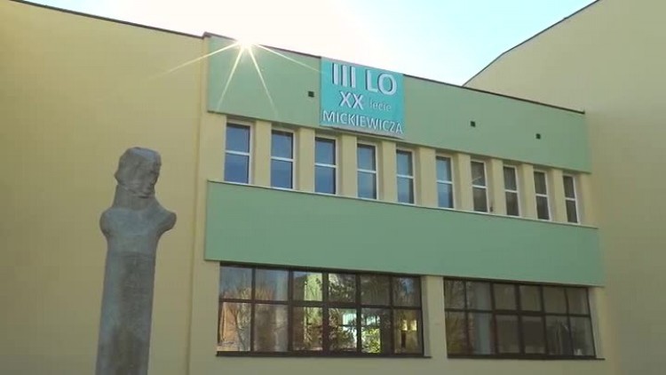 10182017_miasto_pomnik_mickiewicza_przenosiny2.mp4