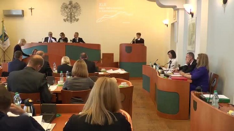 12062017_miasto_sesja_szkoly_po_reformach2.mp4