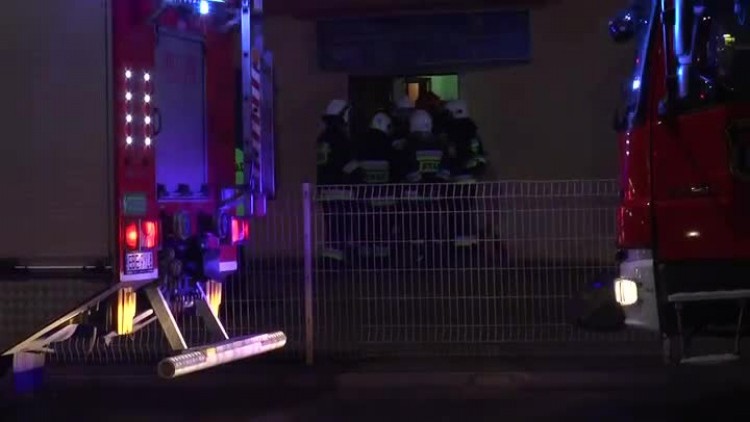 12112017_wypadek_centrum_zaczadzenie2.mp4