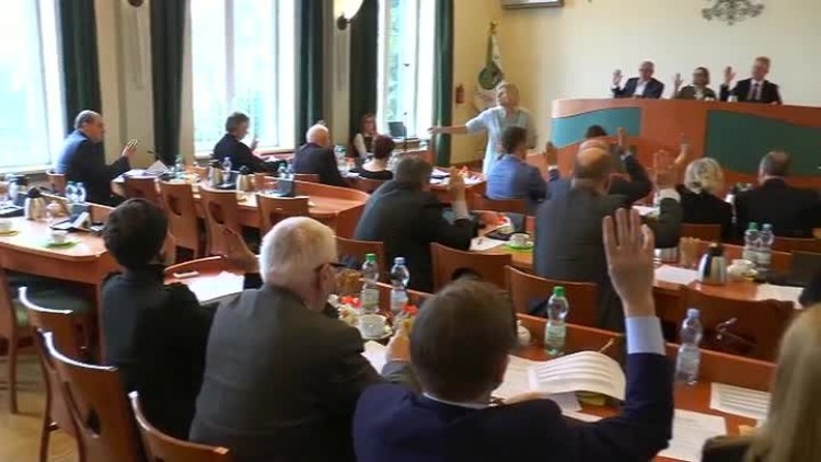 03302018_miasto_sesja_bandera_miasto_partnerskie_okregi_wyborcze_pominik_pilsudski_inka_zmiana_nazwy_ulicy2.mp4