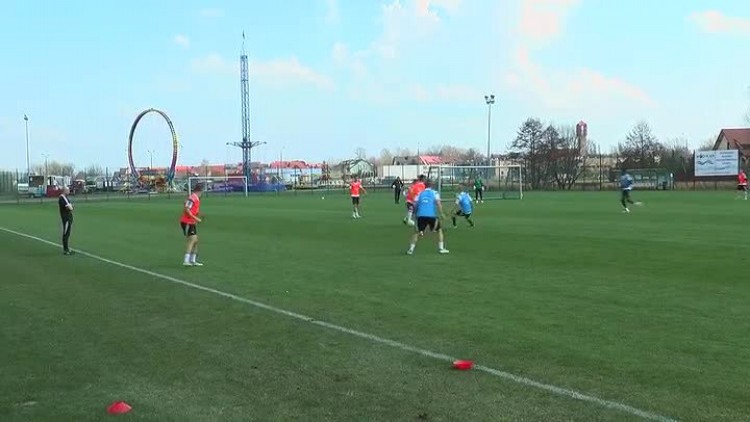 04112018_gks_nowy_trener_przed_derbami2.mp4