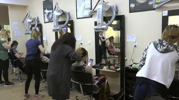 04112018_zsp4_konkurs_fryzur_retro2.mp4