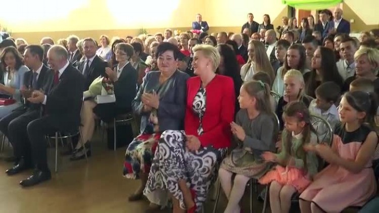 04202018_dom_dziecka_40lat_pierwsza_dama_dabrowa_rusiecka2.mp4