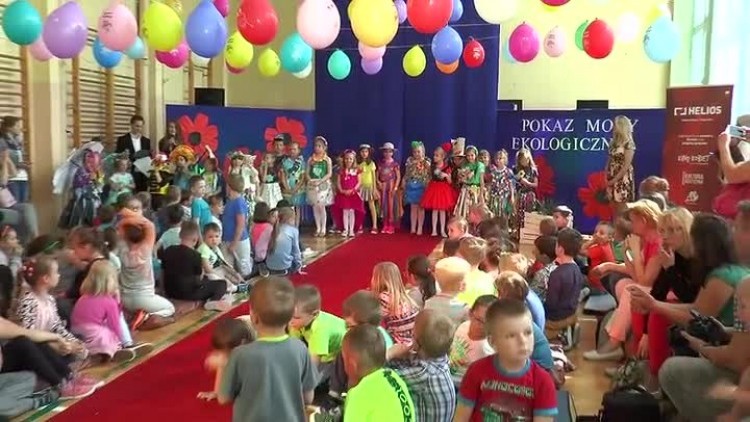 04272018_pokaz_mody_ekologicznej2.mp4