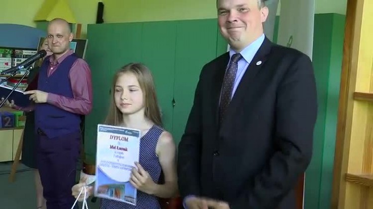 05112018_biblioteka_ksiazka_konkurs_pozeracze2.mp4