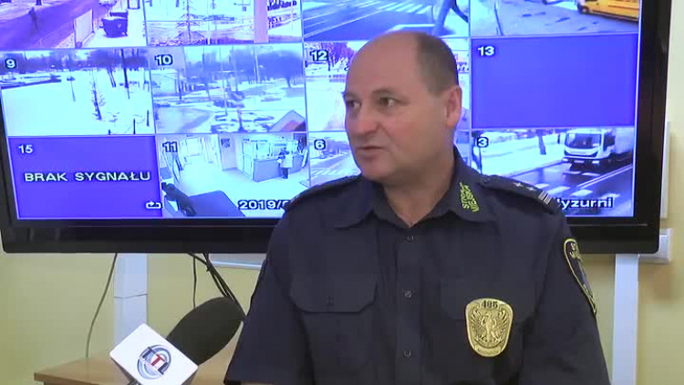 01092019_straz_miejska_zima_pomoc_samochody2_bw339lysim0w8kw_.mp4