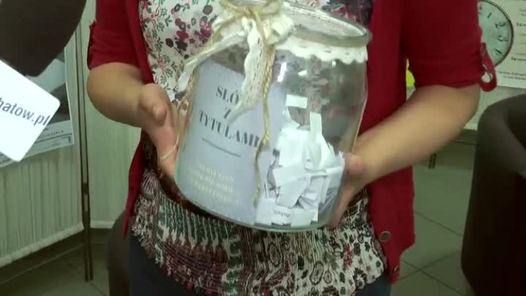 07102019_biblioteka_sloj_ztytulami.mp4