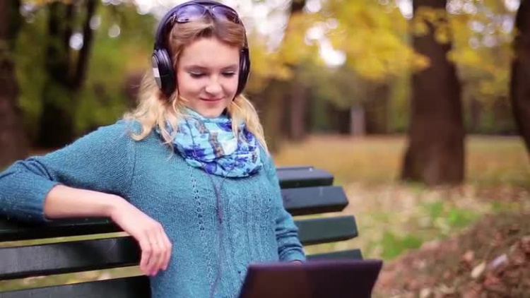 seria_2_wyklad_1_muzyka_czyli_jestes_tym_czego_sluchasz.mp4