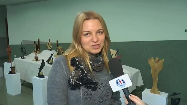 11082019_biblioteka_wystawa_rzezba.mp4