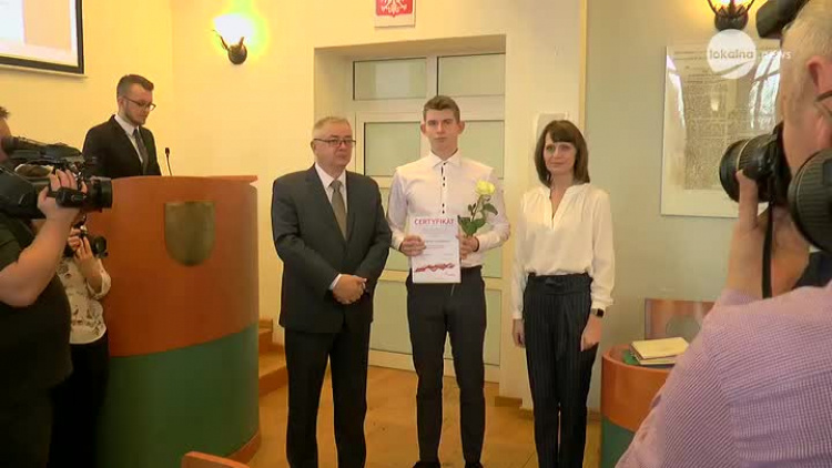 02282020_miasto_sesja_stypendia.mp4