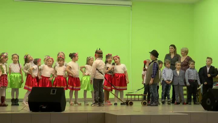 03132020_kamiensk_dzien_kobiet.mp4