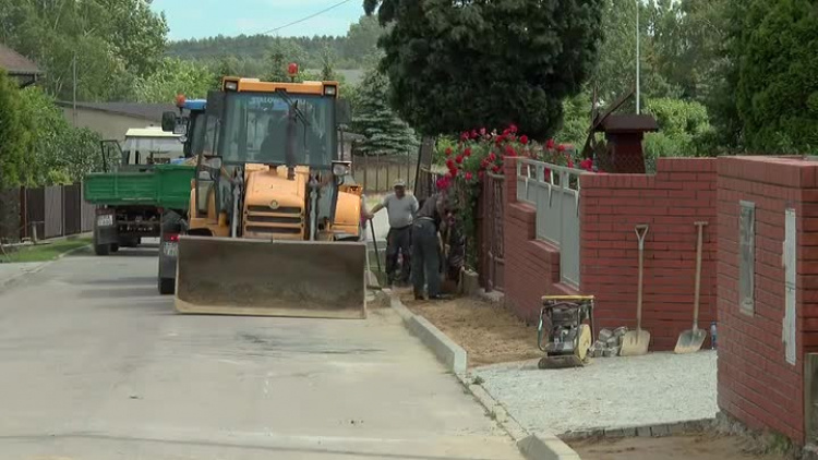 07032020_kamiensk_chodnik.mp4