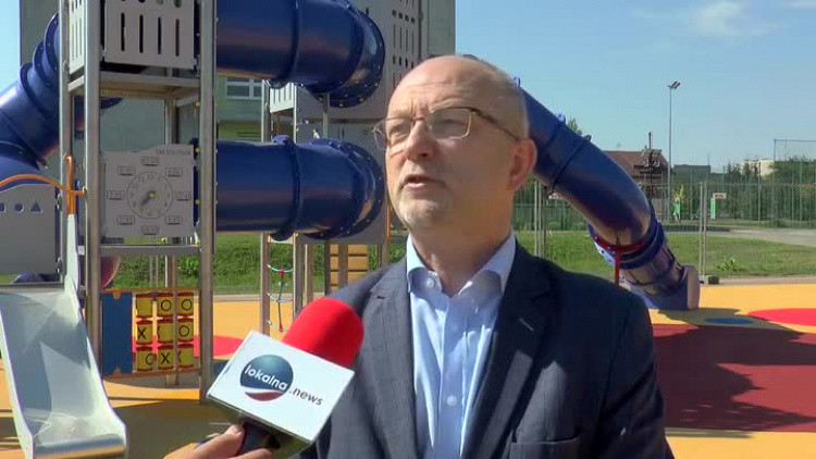 08252020_kamiensk_inwestycje_szkoly_koronawirus.mp4