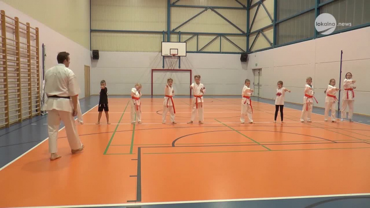 04112020_karate_blach.mp4