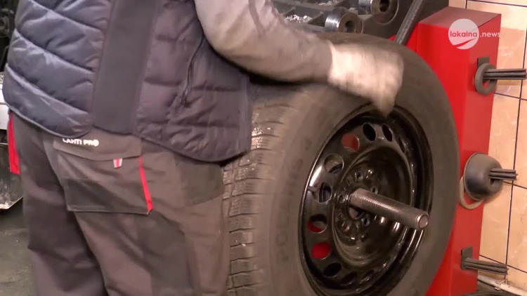 06112020_wymiana_opon_kaczor.mp4