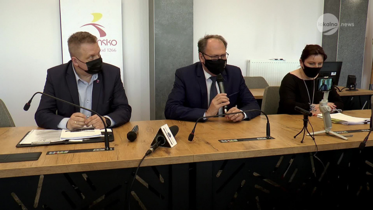 10052021-konferencja-piwnice-mdk-ferenc-andrysiak-zygma.mp4