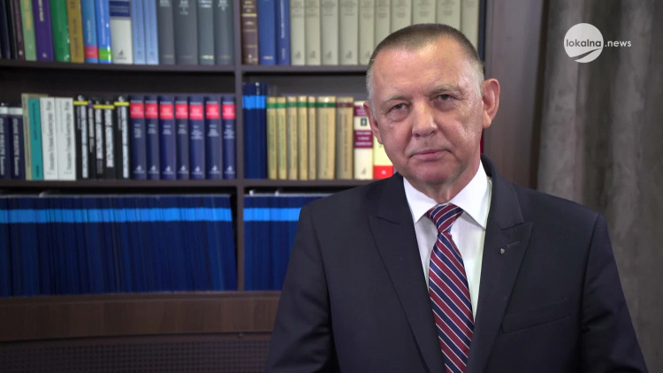 210705-newseria-tarcze-covid-kontrole-nik-banas.mp4