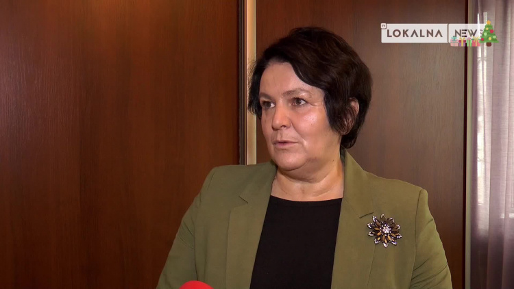 14122021-oswietlenie-boisko-wielgomlyny-dyktynska-www.mp4