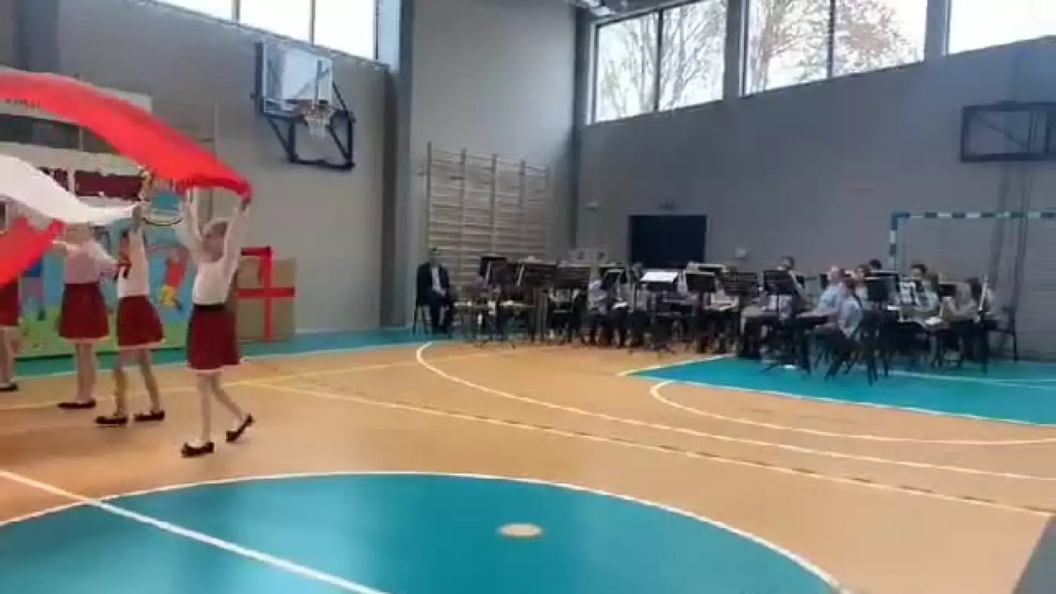 10000000-8359541870787748-7965131348182137078-n.mp4