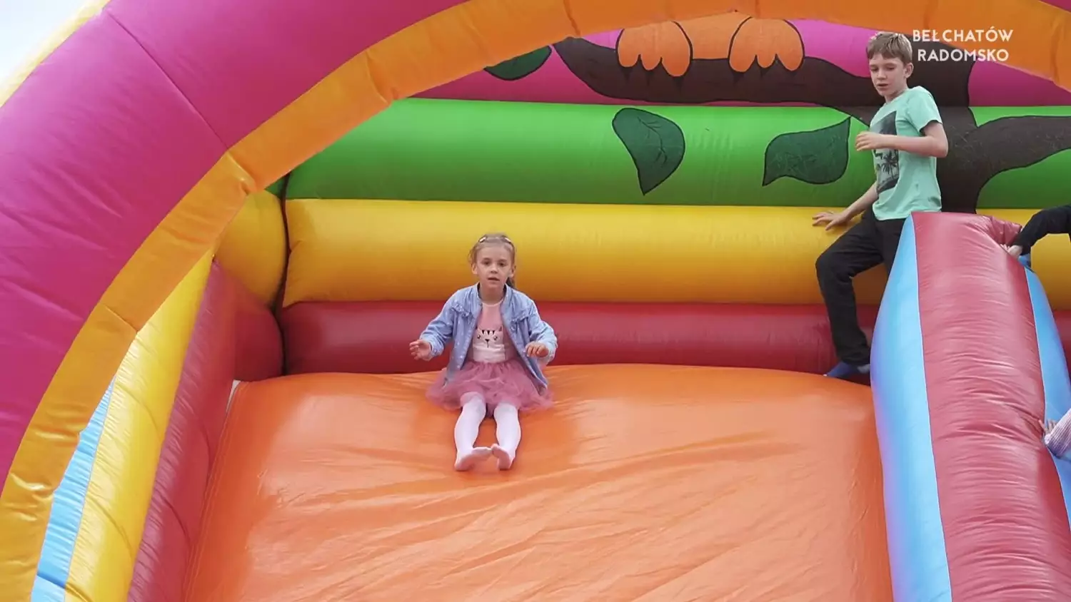 news-270723-osiedlowe-lato-zap-www.mp4