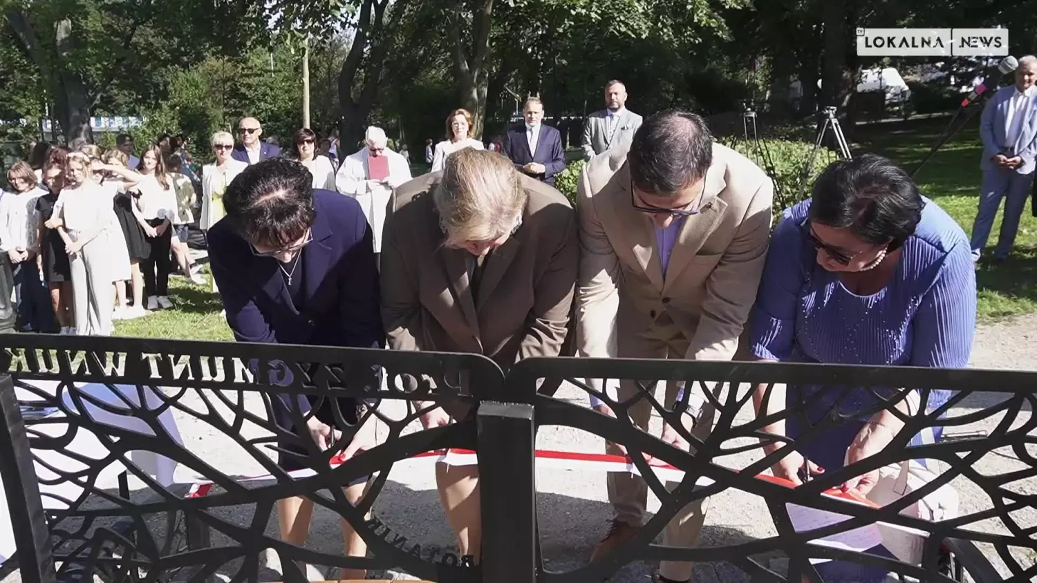 news-rad-080923-odsloniecie-lawki-www.mp4