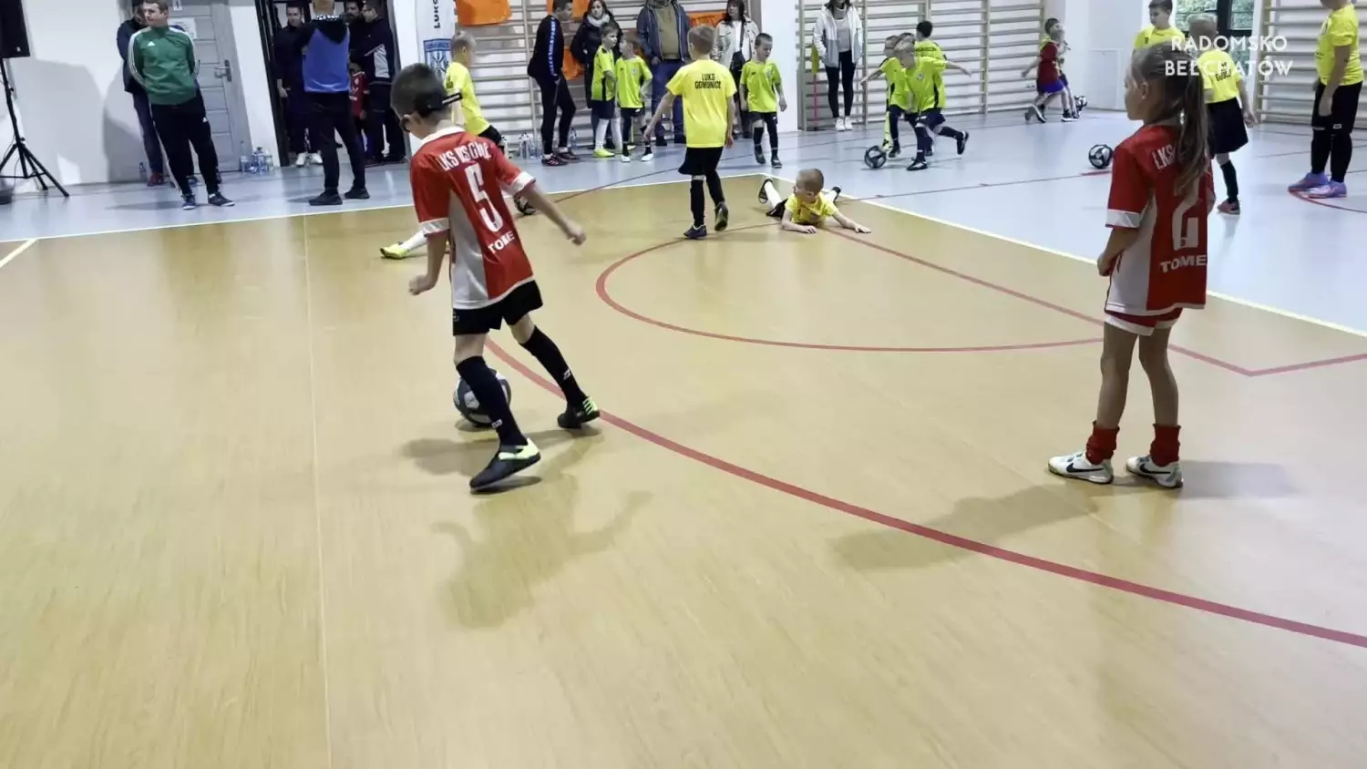 news-rad-211123-turiej-pilki-noznej-www.mp4